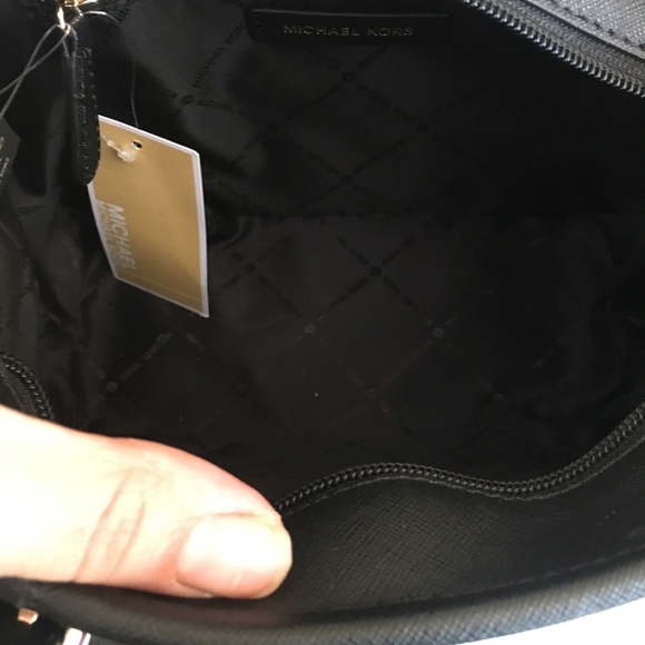 Last one❗️MK Carryall Tote/Crossbody&wallet - Picture 6 of 8